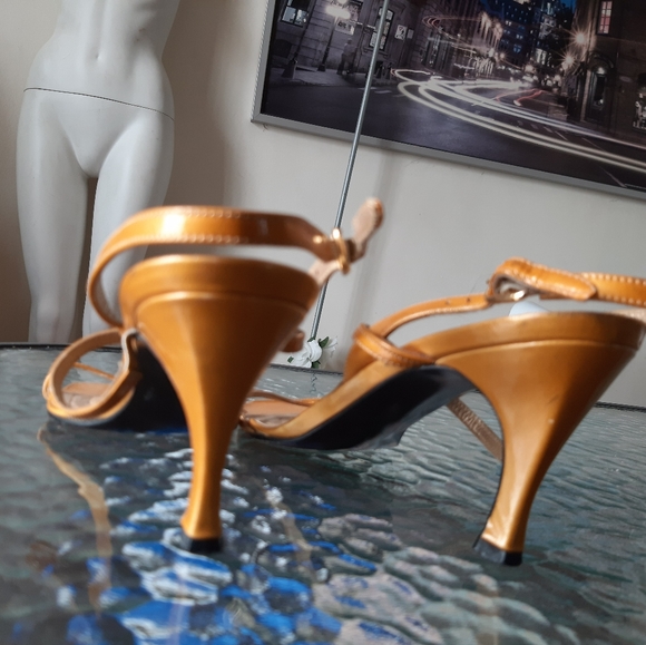 Sandals heels Stuart Weitzman golden yellow - Picture 10 of 12